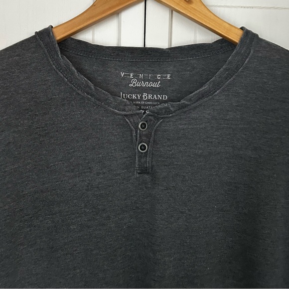 Lucky Brand Venice Burnout Men’s Size L Short Sleeve Notch Neck Tee - Picture 8 of 12